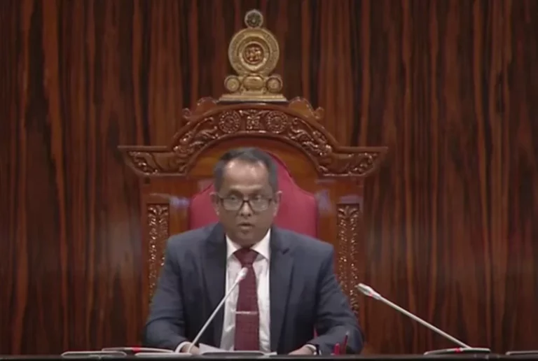 ඉල්ලා අස්වූ ‘ඩොක්ටර්’ වෙනුවට කථානායක පුටුවට ආ අලුත් ඩොක්ටර් ඉල්ලා අස්වූ ‘ඩොක්ටර්’ වෙනුවට කථානායක පුටුවට ආ අලුත් ඩොක්ටර්