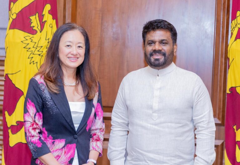 අමෙරිකානු තානාපතිනිය, ජනපති හමුවෙයි