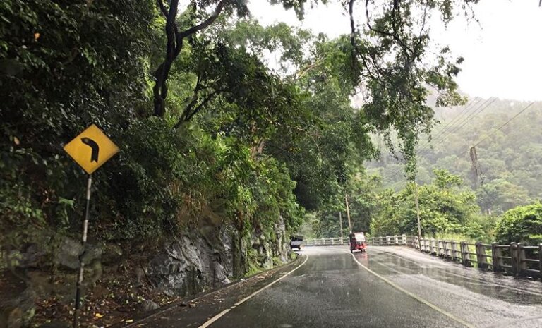 කොළඹ-නුවර පාරේ කොටසක් හෙට වැසේ