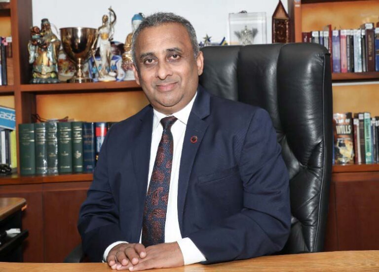 නීතිඥ සංගමයේ සභාපතිට ඉල්ලා අස්වෙන්නැයි කියයි නීතිඥ සංගමයේ සභාපතිට ඉල්ලා අස්වෙන්නැයි කියයි