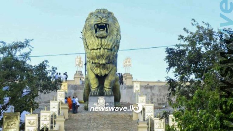 කූරගල රජමහා විහාරයේ ධාතු මන්දිරයට හොරු පනී කූරගල රජමහා විහාරයේ ධාතු මන්දිරයට හොරු පනී