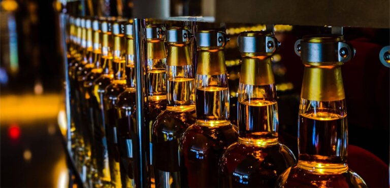 මත්පැන් හැදිල්ල ළඟදිම නවතින කතා බොරු