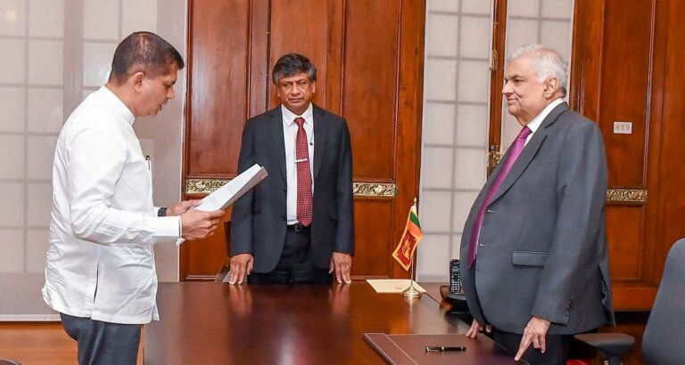 ලොහාන්ට රාජ්‍ය ඇමතිකමක්