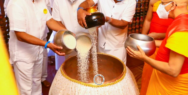 මහවැලි මහ අස්වනු පූජා