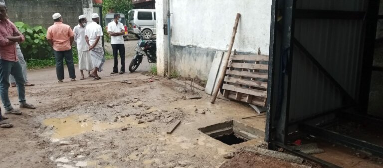 මල්වානේ දී වලකට බැස්ස 5ක් සිහිසුන් වෙයි – 2ක් මරුට මල්වානේ දී වලකට බැස්ස 5ක් සිහිසුන් වෙයි – 2ක් මරුට