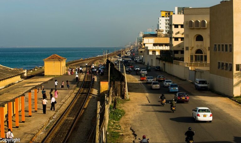 සුරාබදු නිලධාරීනුත් සිටි බව කියන බම්බලපිටියේ වෙඩිතැබීම ගැන කඩිනම් වාර්තාවක් කැඳවයි සුරාබදු නිලධාරීනුත් සිටි බව කියන බම්බලපිටියේ වෙඩිතැබීම ගැන කඩිනම් වාර්තාවක් කැඳවයි