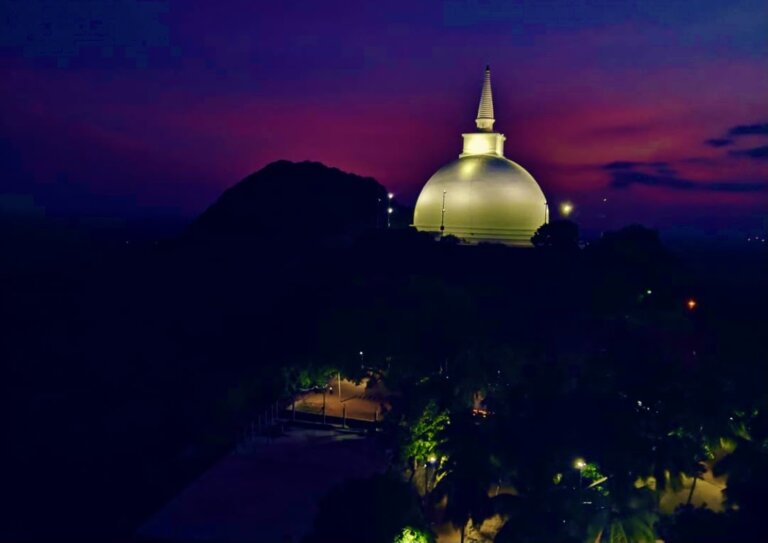 විදුලිය කැපූ මිහින්තලේ විහාරයේ බිල සජබෙන් ගෙවලා