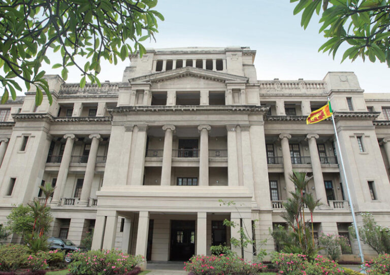 මුදල් අමාත්යාංශයේ විදුලි පහනක් ගිනිඅරන් -ගිනිනිවන රථත් කැඳවලා මුදල් අමාත්යාංශයේ විදුලි පහනක් ගිනිඅරන් -ගිනිනිවන රථත් කැඳවලා