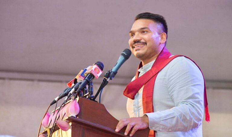 නාමල් ඉදිරියටත් හම්බන්තොටින්මයි