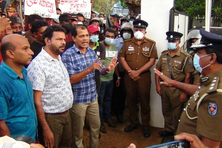 සනත් නිශාන්තගේ සහෝදරයා අල්ලන්නැයි ජවිපෙ උද්ඝෝෂණයක්