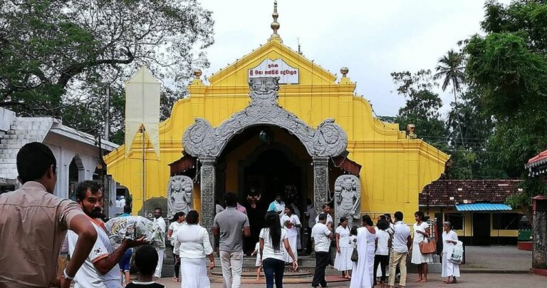 නවගමුව දේවාලයේ අලුත් ජාවාරමක් නවගමුව දේවාලයේ අලුත් ජාවාරමක්