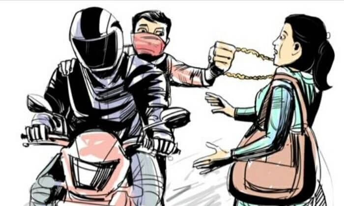 පලායන මාල හොරු පොලිස් නිලධාරීන්ට කරපු දේ.. පලායන මාල හොරු පොලිස් නිලධාරීන්ට කරපු දේ..