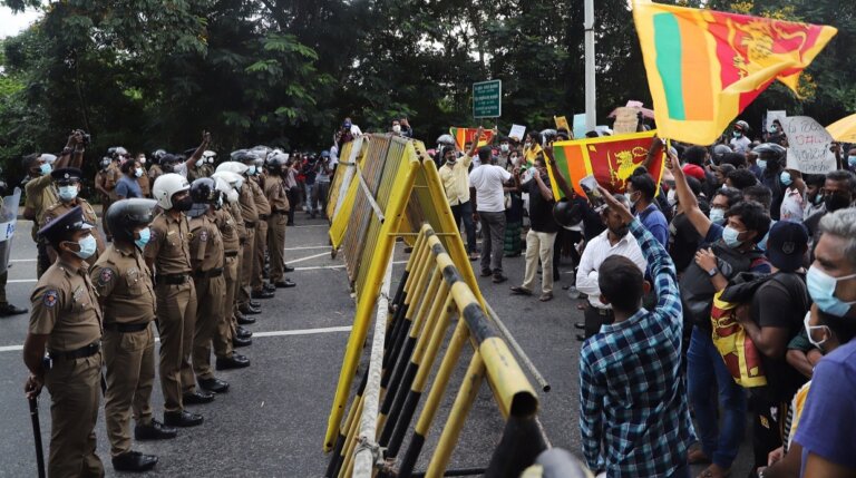 විරෝධතා පුළුල් කරන බවට වෘත්තිය සංගම් අනතුරු අඟවයි විරෝධතා පුළුල් කරන බවට වෘත්තිය සංගම් අනතුරු අඟවයි