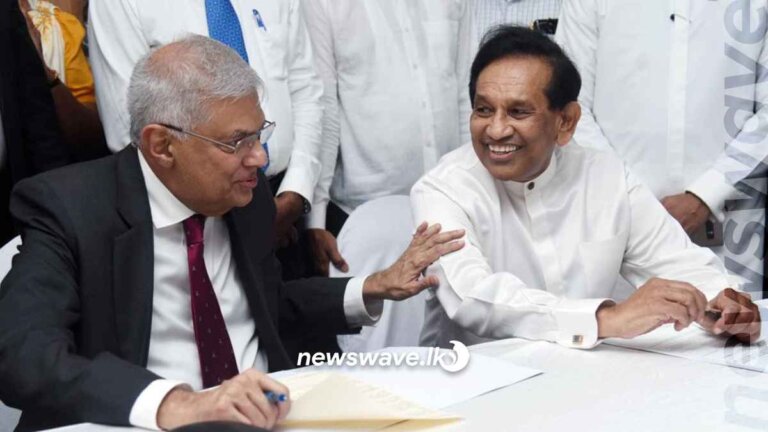 රාජිත ගේ සහය රනිල්ට රාජිත ගේ සහය රනිල්ට