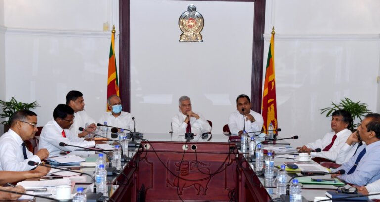 මෝල් හිමියන් – වී ගබඩා හිමිකරුවන් පාලනය කරන්නත් අලුත් නීති එයි මෝල් හිමියන් – වී ගබඩා හිමිකරුවන් පාලනය කරන්නත් අලුත් නීති එයි