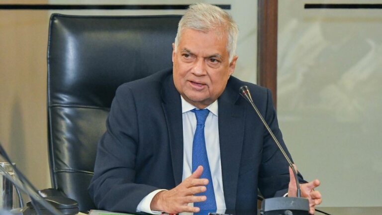 “මේක තවදුරටත් ඉදිරියට ගෙනියන්න බෑ…” “මේක තවදුරටත් ඉදිරියට ගෙනියන්න බෑ…”