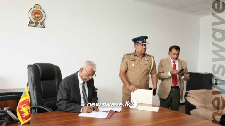 මහජන ආරක්ෂාව රවි සෙනවිරත්නට