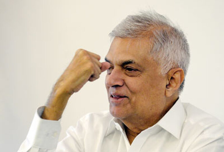 පොහොට්ටුව පිටුපෑ නිසා රනිල් සැලුන් දොර සවි කරගනියි