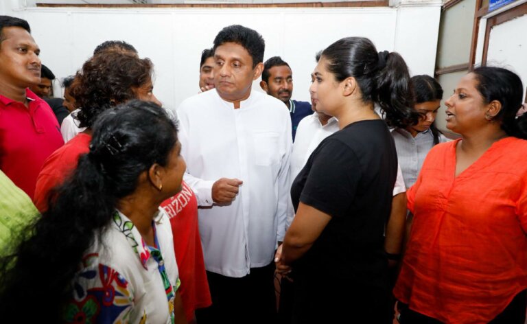 හිරුණිකා ඇතුළු පිරිසට පොලීසියෙන්ම ඇප දී මුදාහරී හිරුණිකා ඇතුළු පිරිසට පොලීසියෙන්ම ඇප දී මුදාහරී