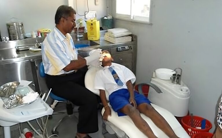රජයේ පාසල් දන්ත චිකිත්සක සේවයත් අවදානමක රජයේ පාසල් දන්ත චිකිත්සක සේවයත් අවදානමක