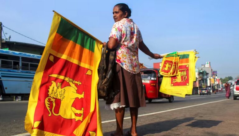 මේ පාරෙන් ලංකාව ගොඩයයිද? මේ පාරෙන් ලංකාව ගොඩයයිද?