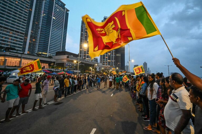ශ්රී ලංකාව ඇතුළු ආසියාවේ රටවල් 22ක මානව හිමිකම් ආරක්ෂකයින්ට වූ දේවල් ගැන හෙළිදරව්වක් ශ්රී ලංකාව ඇතුළු ආසියාවේ රටවල් 22ක මානව හිමිකම් ආරක්ෂකයින්ට වූ දේවල් ගැන හෙළිදරව්වක්