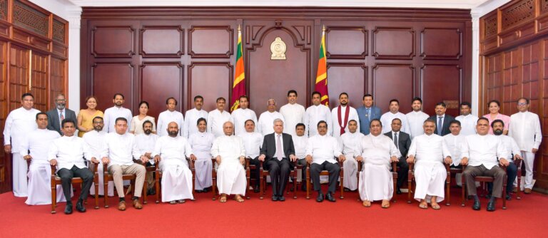 රාජ්ය ඇමතිවරු 37ක් දිවුරති – ලැයිස්තුව මෙන්න… රාජ්ය ඇමතිවරු 37ක් දිවුරති – ලැයිස්තුව මෙන්න…