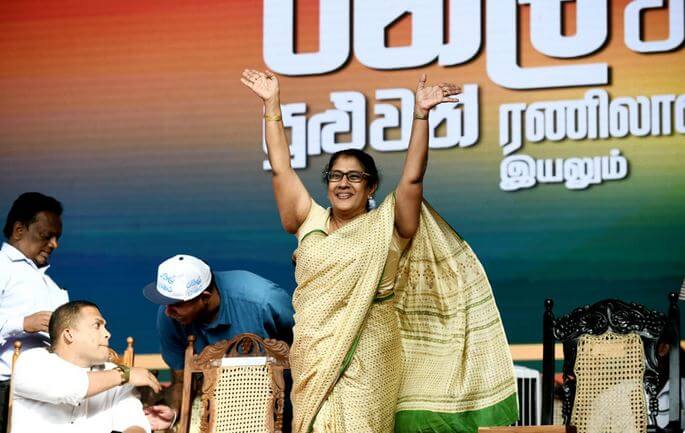 සජබ මන්ත්‍රීකමත් එපා කියූ තලතා ජනපතිගේ වේදිකාවට