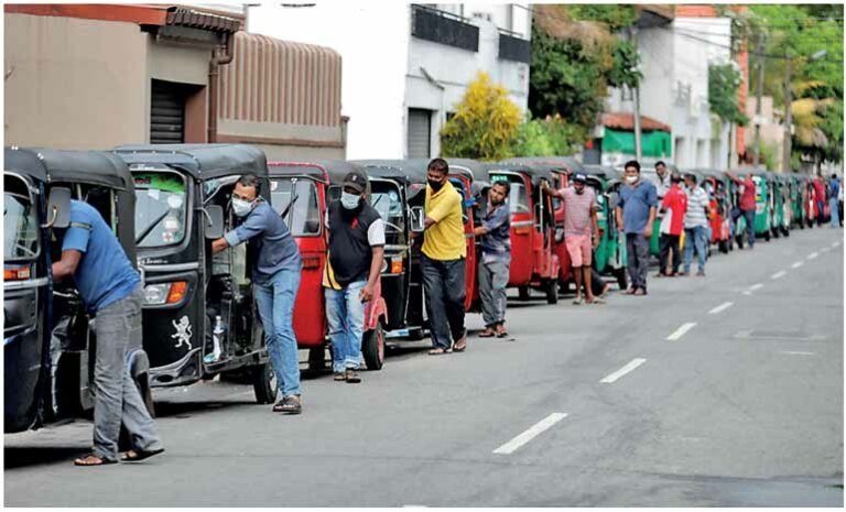 ත්රිරෝද රථවලට ලීසිං සහනයක් ඉල්ලයි ත්රිරෝද රථවලට ලීසිං සහනයක් ඉල්ලයි