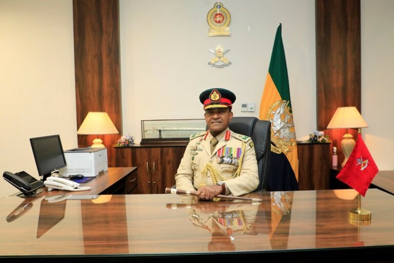 යුද්ධ හමුදා නව මාණ්ඩලික ප්‍රධානියා ධූරයේ වැඩ අරඹයි