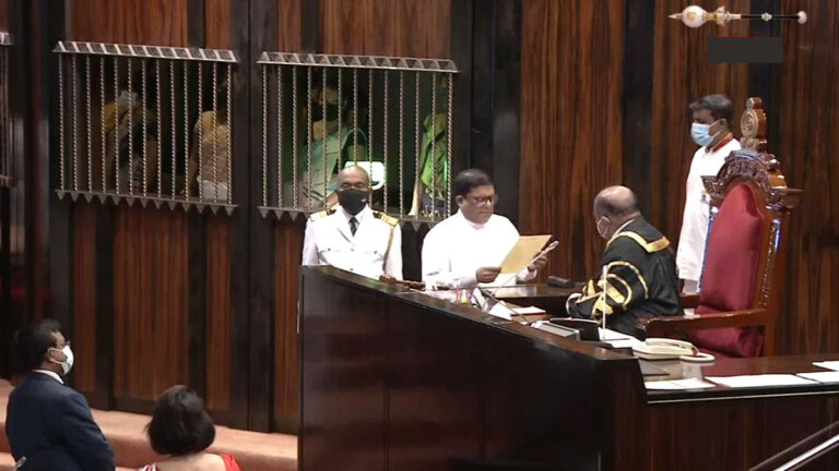 වජිර මැතිසබයේ දිවුරයි – සභානායක සුසිල් වජිර මැතිසබයේ දිවුරයි – සභානායක සුසිල්