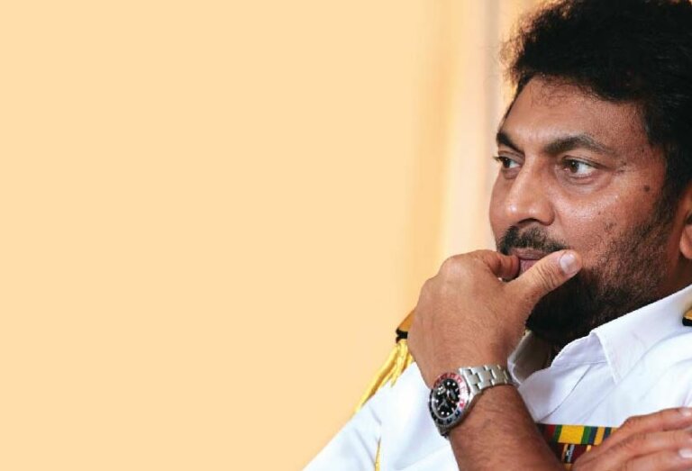 හිටපු නාවික හමුදාපතිවරයකුට අමෙරිකාව තහනම් හිටපු නාවික හමුදාපතිවරයකුට අමෙරිකාව තහනම්