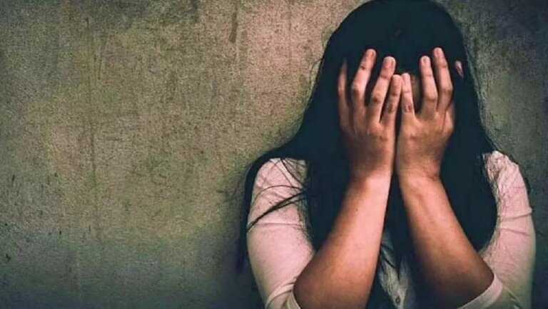 කෝටිපති අනියම් සැමියා බියගන්වා ලක්ෂ 75ක් ගන්න හැදූ අනියම් බිරියට වූ දේ.. කෝටිපති අනියම් සැමියා බියගන්වා ලක්ෂ 75ක් ගන්න හැදූ අනියම් බිරියට වූ දේ..
