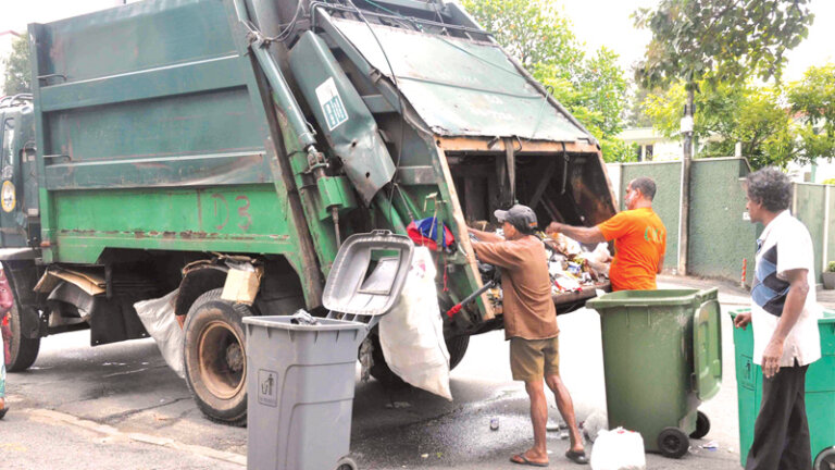තෙල් නැතුව කුණුත් පාරේ තෙල් නැතුව කුණුත් පාරේ
